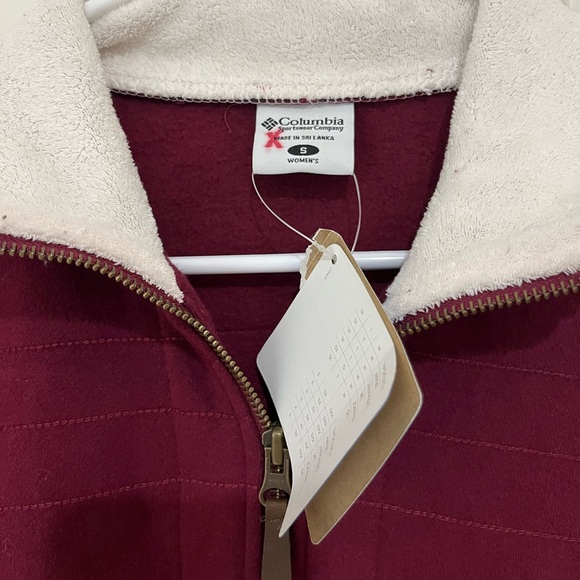Columbia NWT Burgundy Zip Up Jacket with Button Pockets size small - Picture 3 of 7